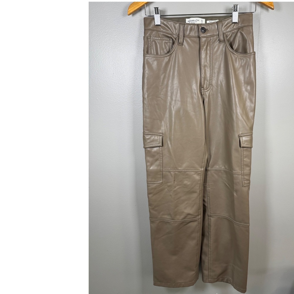 Abercrombie & Fitch 90s Relaxed High Rise‎ Vegan Leather Cargo Pants Taupe 27/4